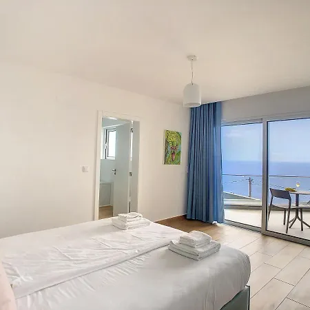 Omar By Lovelystay Villa Canhas