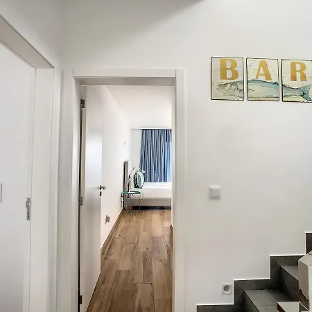 Omar By Lovelystay Canhas