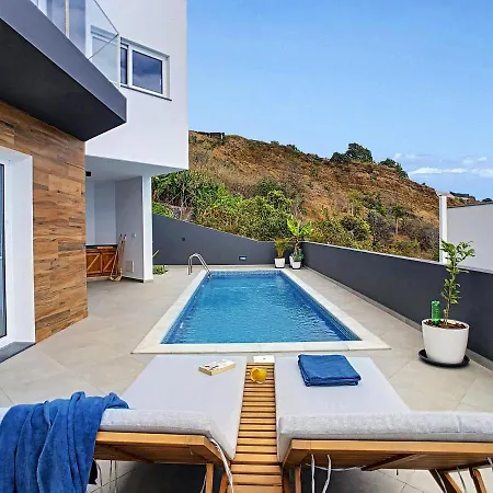 Villa Omar - Sea View Sunset Rooftop By Lovelystay