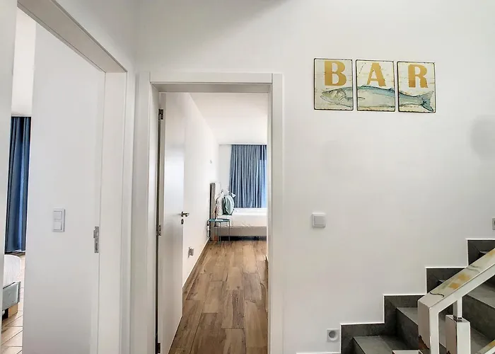 Omar By Lovelystay Canhas