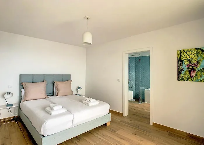 Omar By Lovelystay 别墅